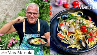 LINGUINE allo SCOGLIO 🐟 Tutti i PROFUMI del MARE Ricetta di Chef Max Mariola [upl. by Lilybelle686]