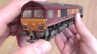 Opening the Class 66 from Bachmann [upl. by Atineg554]