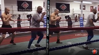 ROY JONES JR TEACHING CHRIS EUBANK JR PROPER HEAD MOVEMENT  TEACHING HIM OLD SCHOOL BOXING DRILLS [upl. by Metzger]