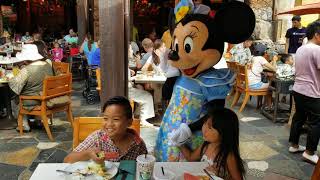 Aulani Character breakfast meet Minnie Mouse kaiplays [upl. by Tacklind]