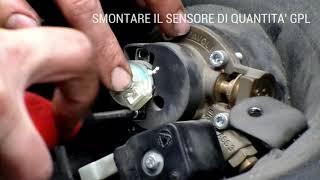 BOMBOLA GPL SCADUTAAuto a GPL Revisione Serbatoio Tutorial Smontaggio [upl. by Htide]