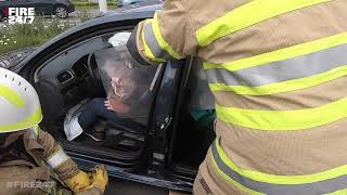 ONGEVAL MET BEKNELLING  BRANDWEER  UITRUK  PRIO 1  CAR CRASH  DUTCH FIREFIGHTERS [upl. by Razaele]